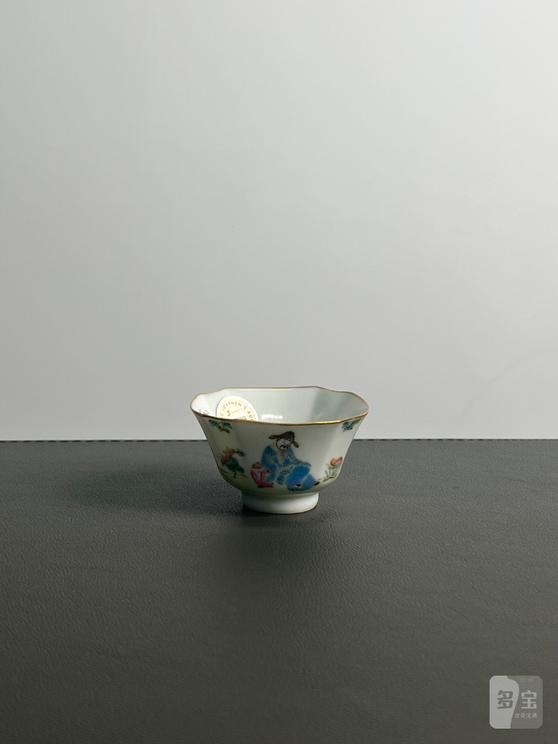 清道光  粉彩“四爱”图倭角杯 - 图3